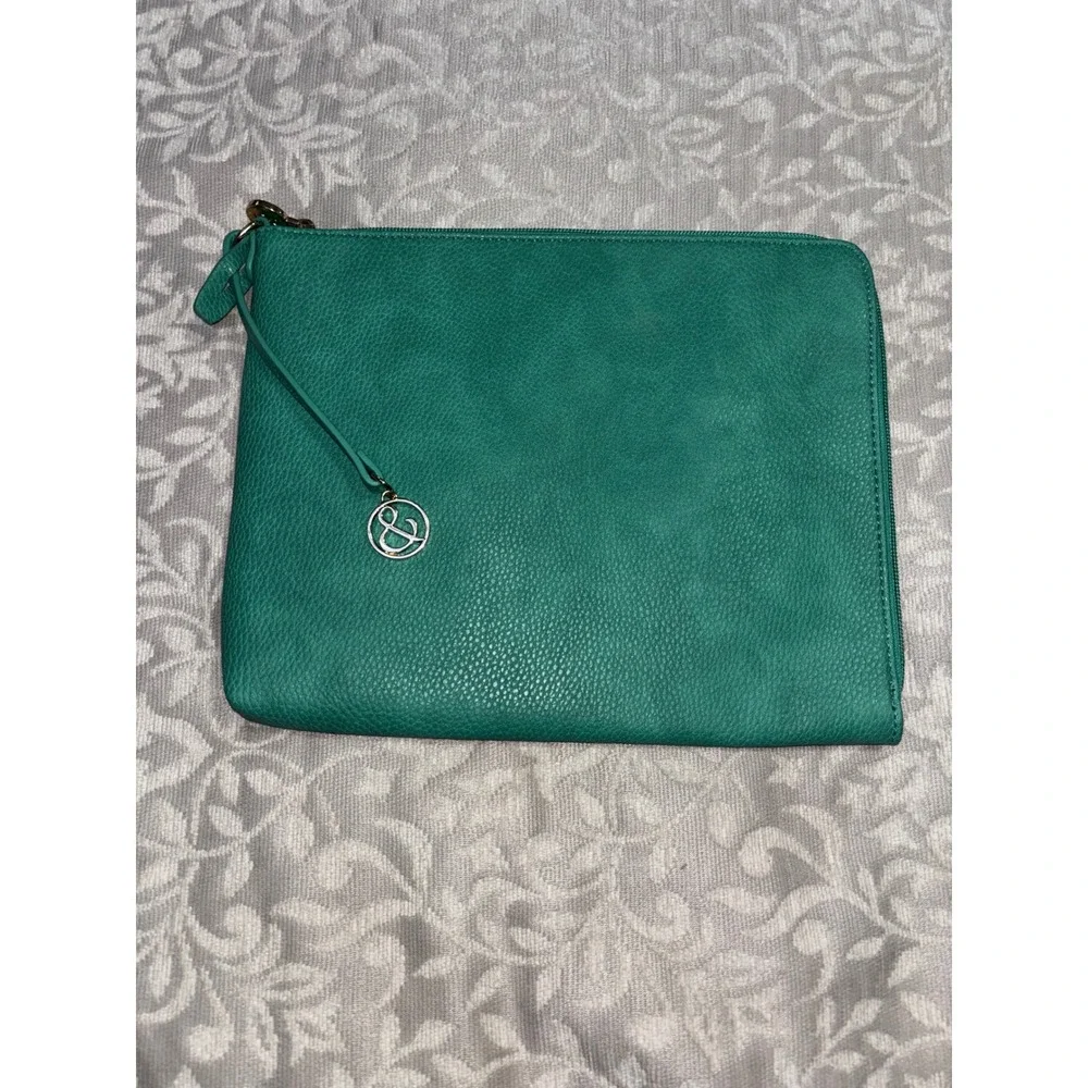 Mary & Martha Teal Green Pebbled Faux‎ Leather Zip Clutch Wallet Eph 6:10-18
